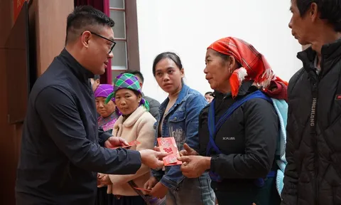 SABECO và Ủy ban Mặt trận Tổ quốc Việt Nam chung tay trao 900 phần quà “Chung Vị Tết Việt” đến người dân 2 tỉnh Lào Cai và Tuyên Quang