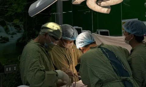 Cơn đau lưng âm ỉ bất ngờ đẩy người đàn ông vào tình trạng nguy kịch