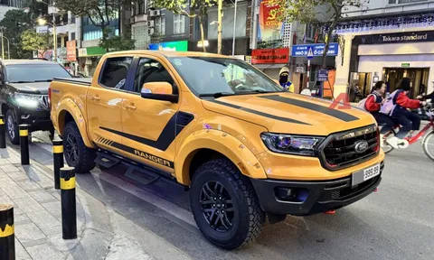 Bắt gặp Ford Ranger nhập Mỹ lăn bánh ở Hà Nội: Đeo biển số ngũ 9, máy xăng 270 mã lực, từng được rao bán gần 3,1 tỷ