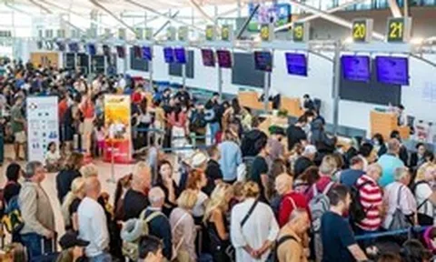 Khách đi máy bay chú ý: 1 hãng hàng không Việt Nam vừa cho phép ký gửi hành lý ngay tại khách sạn