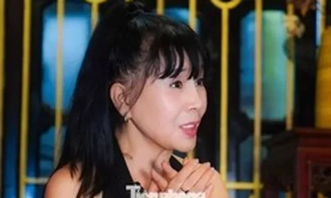 Cuộc sống bên trong nhà phố 50 m2 của NSND Lan Hương và NSƯT Tất Bình