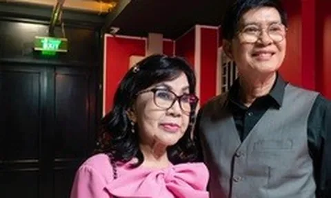 Nam NSND được bà bầu quyền lực lo giấy tờ sang Mỹ: "Tôi bàng hoàng"