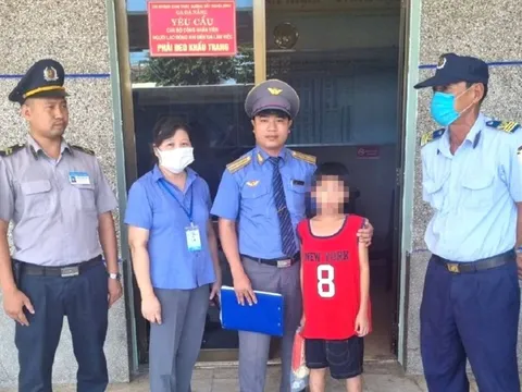 Bé trai 10 tuổi đang ngủ ở nhà, tỉnh giấc đã trên... tàu hỏa