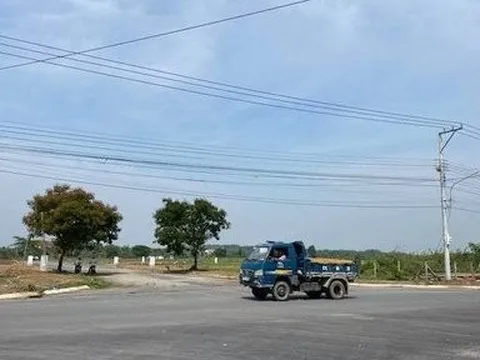 Chủ tịch UBND tỉnh Bình Dương trả lời nhiều vấn đề “nóng” tại kỳ họp HĐND