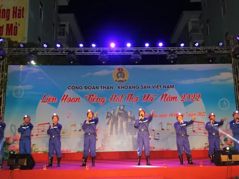 Liên hoan Tiếng hát thợ mỏ vùng Cẩm Phả