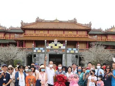 Mỗi du khách đến Huế chi tiêu khoảng 2,1 triệu đồng