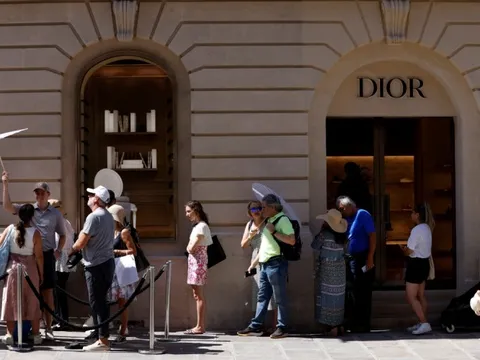 Ngành thời trang Pháp "hưởng lợi" khi đồng EUR trượt giá