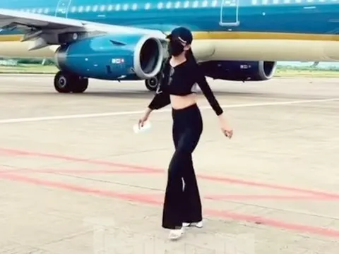 Xem xét cấm bay các trường hợp ‘sống ảo’ trên sân bay