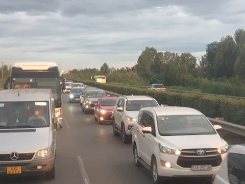 Từ Vũng Tàu về TP HCM mất hơn 5 giờ, tài xế kêu trời