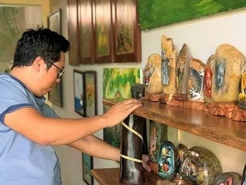 Gặp người thầy giáo “thổi hồn” vào đá