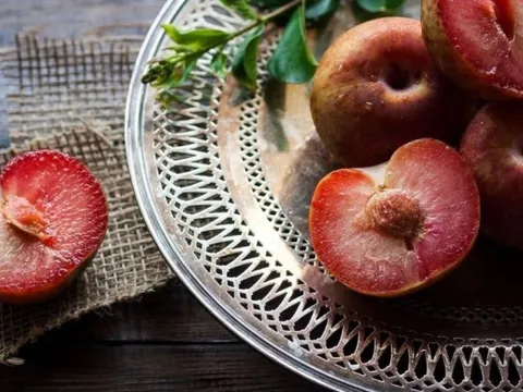 Những người tuyệt đối không nên ăn mận