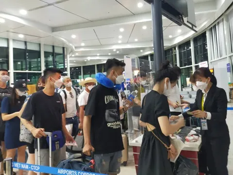 Tạm dừng triển khai dịch vụ ưu tiên làm thủ tục hàng không tại sân bay