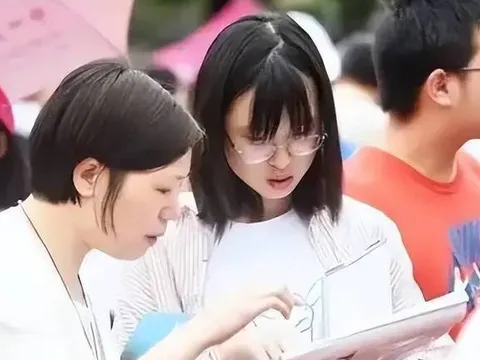 Top 10 chuyên ngành hot nhất năm 2022 "lộ diện", 1 ngành dẫn đầu 3 năm liên tiếp: Lương cao chót vót, vài chục năm nữa cũng không lo thất nghiệp