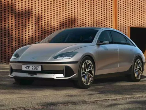 Hyundai trình làng mẫu sedan chạy điện đầu tiên