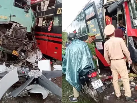 Xe khách đối đầu xe đầu kéo khiến 2 người chết, 6 người bị thương