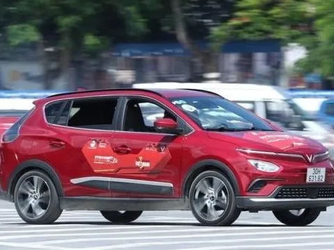 Xe gầm cao dần thống trị thị trường ô tô trong nước?