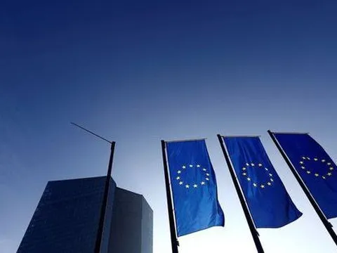 Ngân hàng Trung ương châu Âu tăng lãi suất lần đầu tiên sau 11 năm