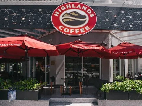 Là tâm điểm tranh cãi vì tăng giá đồ uống, Highlands Coffee thành công ty phổ biến nhất trên mạng xã hội