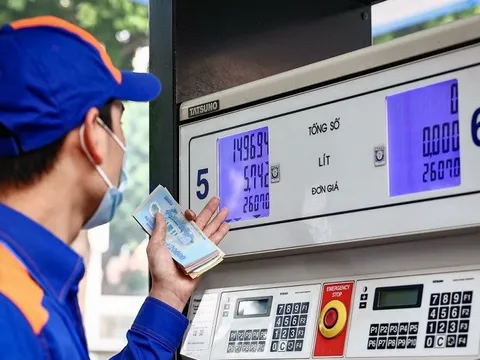 Đề nghị xem xét lại quan điểm đánh thuế tiêu thụ đặc biệt với xăng