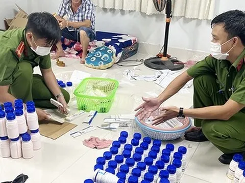 Bắt quả tang gã đàn ông thuê nhà trọ sản xuất thuốc bảo vệ thực vật giả
