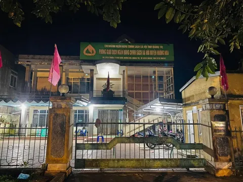 Giám đốc ngân hàng chính sách huyện tử vong trong phòng làm việc