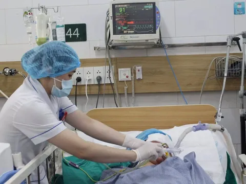 Cô gái trẻ ở Hà Nội hôn mê sâu sau điếu thuốc lá điện tử bạn mời