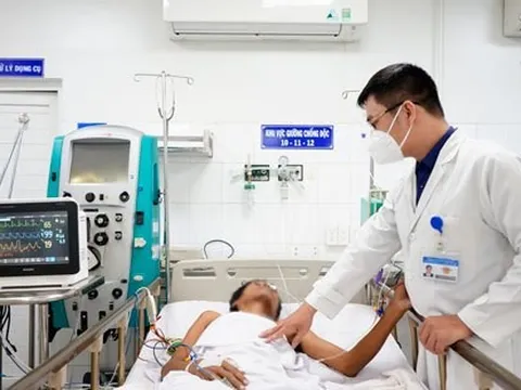 Uống cồn công nghiệp, gục luôn giữa đường: Cảnh báo vô số hệ lụy từ rượu giả