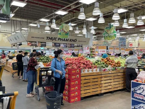 Giá xăng dầu giảm mạnh 3 lần liên tiếp: giá hàng hoá dịch vụ vẫn ''đứng yên''