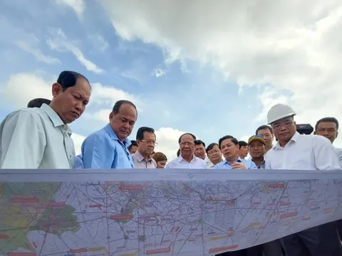 Phó Thủ tướng Lê Văn Thành khảo sát tuyến cao tốc hơn 40.000 tỉ đồng ở miền Tây