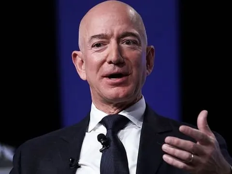 Jeff Bezos: 'Nghĩ về những điều làm bạn hối tiếc ở tuổi 80, đó sẽ là những thứ mà bạn không dám làm!'