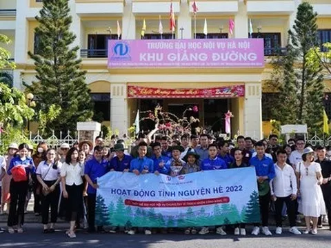 Sinh viên Đại học Nội vụ tri ân người có công nhân dịp 27/7
