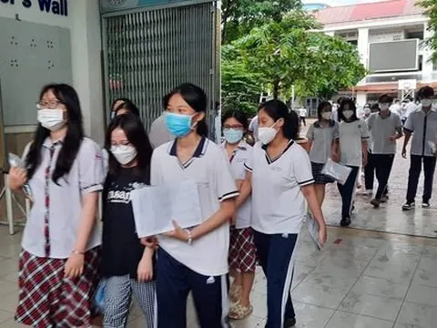 Hàng loạt trường "hot" công bố điểm sàn xét tuyển