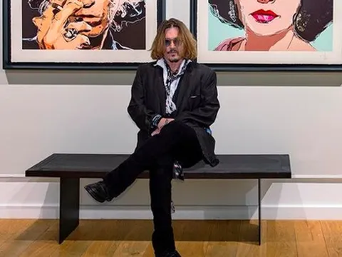 Johnny Depp bán các tác phẩm nghệ thuật được 3 triệu bảng chỉ trong vài giờ