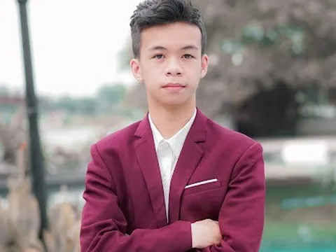 Nam sinh đất Quảng "ẵm" hàng loạt giải thưởng Công nghệ: Lập trình máy tính từ năm lớp 3, là Co-founder dự án "khủng" cạnh tranh với "ông lớn" Facebook