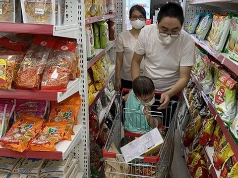 Giá xăng dầu giảm mạnh, Thủ tướng chỉ đạo kiểm soát giá hàng hóa, dịch vụ