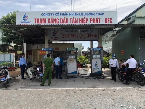 Treo biển hết xăng, ngừng bán ở Đồng Tháp, do hạn chế nhập hàng để... 'đỡ lỗ'