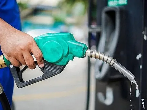 Giá xăng có thể giảm hơn 1.300 đồng mỗi lít nếu không trích quỹ BOG