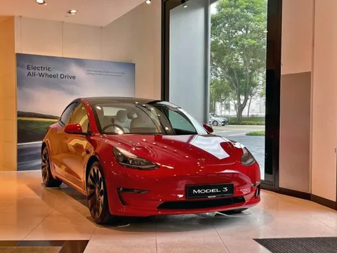 Ở quốc gia ‘bị thế giới lãng quên’ này, một chiếc Tesla Model 3 second-hand được bán với giá hơn 2,1 tỷ, cao hơn 30% xe mới