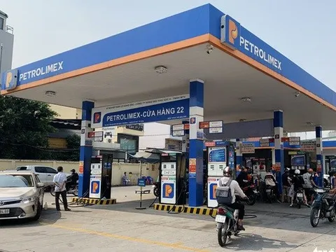 Bán xăng dầu: Người lãi kỷ lục, kẻ 'lỗ kỹ thuật'