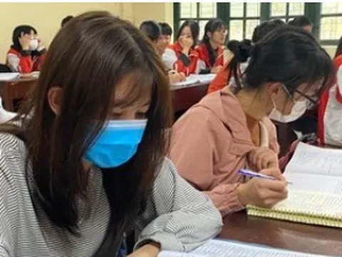 Nóng: Lịch sử thành môn bắt buộc, trường THPT bỏ chia nhóm môn