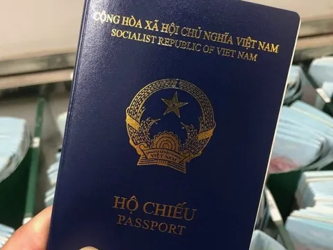 Thủ tướng yêu cầu Bộ Công an tìm giải pháp với mẫu hộ chiếu mới