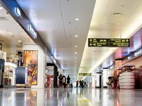 Hàng không cất cánh, doanh nghiệp dịch vụ ngành "thơm lây"