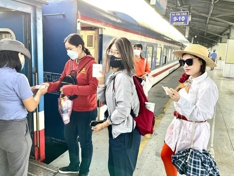 Làm mới các sản phẩm để thu hút khách du lịch