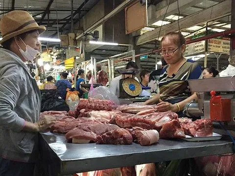 "Liệu cơm gắp mắm", đón đầu áp lực, ghìm cương giá cả