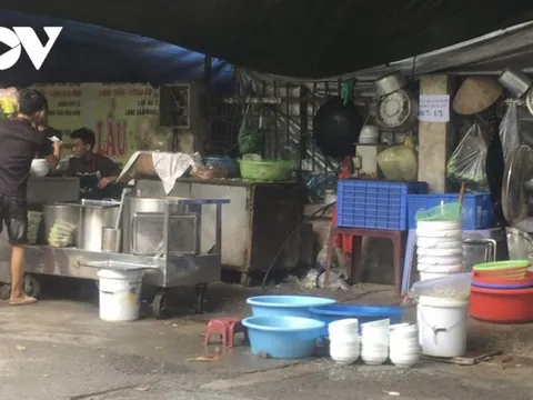 Thực phẩm bẩn: Biết bẩn, sao vẫn nhiều người ăn?