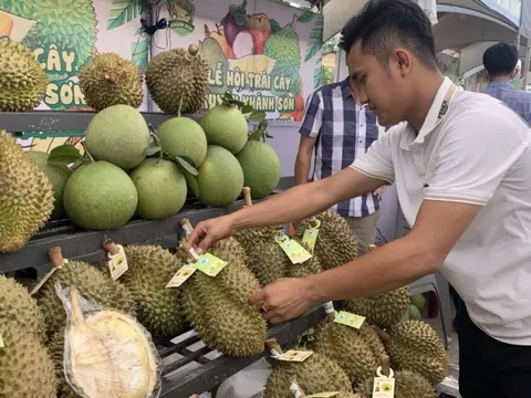 Đông đảo du khách tham gia Lễ hội trái cây huyện Khánh Sơn lần thứ 2