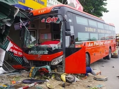 Thanh Hóa: Tai nạn giao thông nghiêm trọng khiến 4 người thương vong