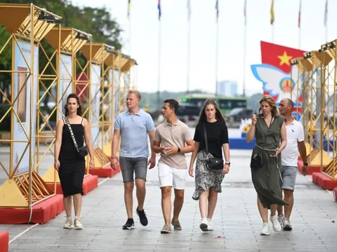 Vì sao khách quốc tế ít đến Việt Nam?