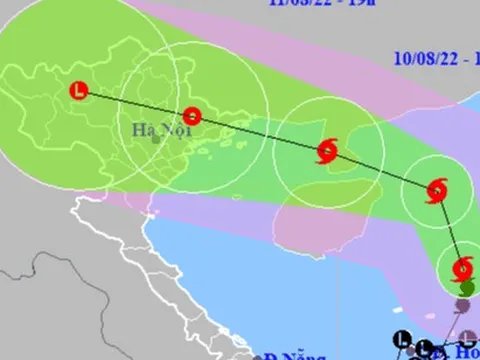 Bão số 2 di chuyển rất nhanh hướng vào khu vực Hà Nội và đe dọa mưa lớn ở Bắc Bộ