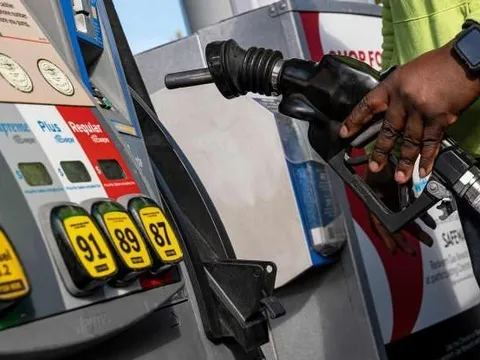 Yếu tố nào ngăn giá dầu hạ sâu phiên gần nhất?